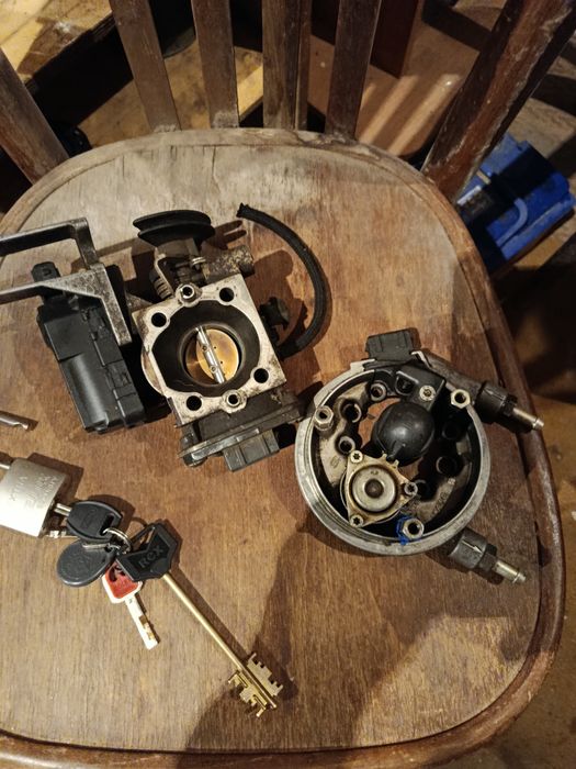 Моник на гольф 3.мотор 1.6абу.цена 10тыс.