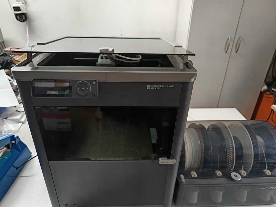 Продавам 3д принтер "BAMBU lab" P1S Combo.