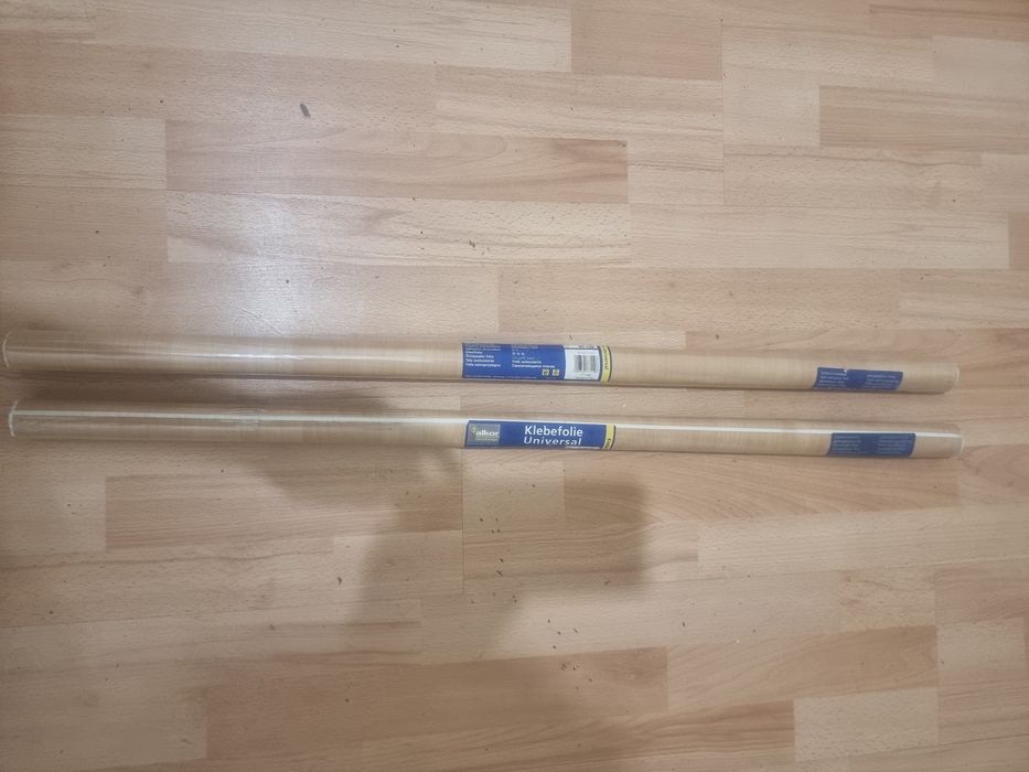 Folie autocolanta lemn.