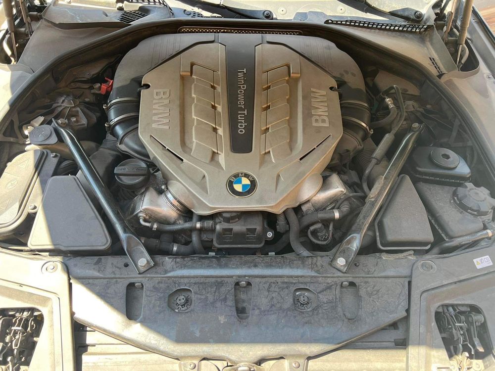 BMW F10 550i 2011г На Части