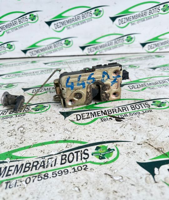 Broasca usa fata dreapta Dacia Logan prima generatie