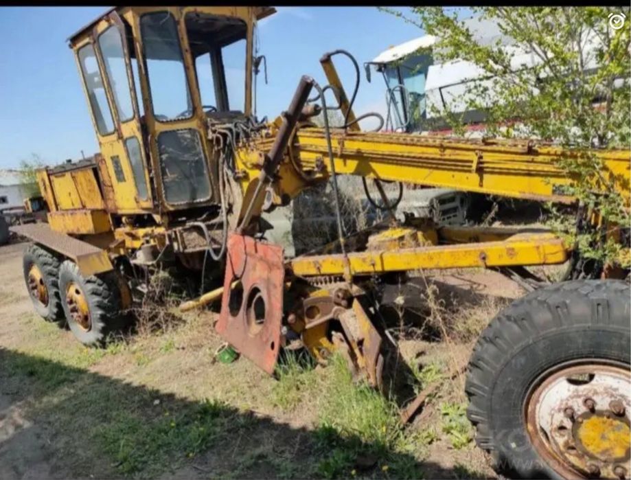 Продам автогорейдер ДЗ-180