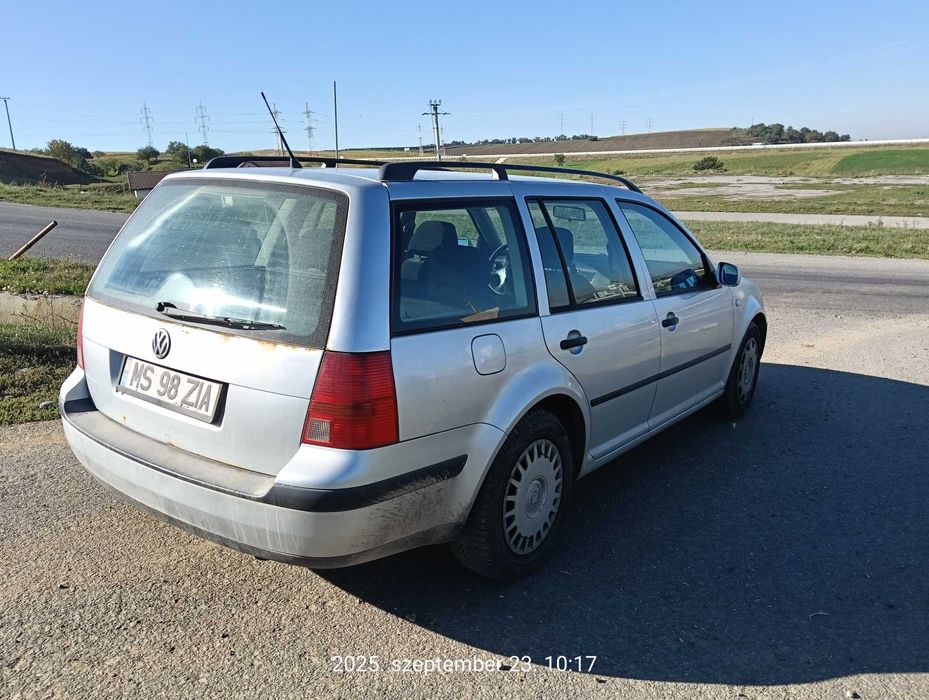 Vând Volkswagen Golf 4