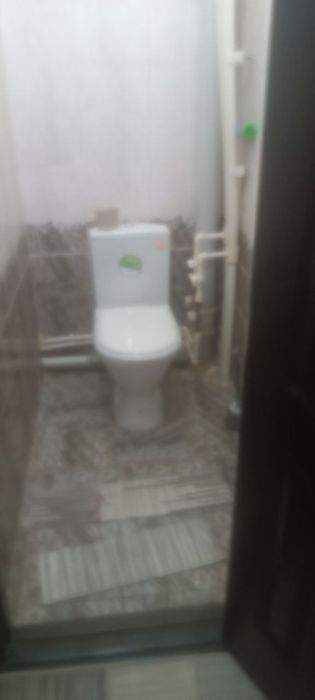 Yangi bozorga yaqin Tinchlik plaza mexmonxona oldidagi Tinchlik domlar