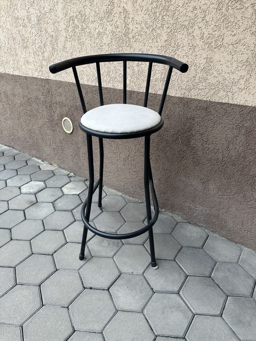 Продам барный стул.