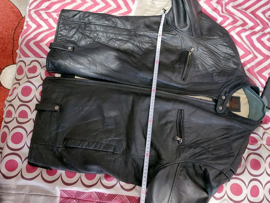 Vând geaca piele, tip moto, marca Ricano, mărimea L