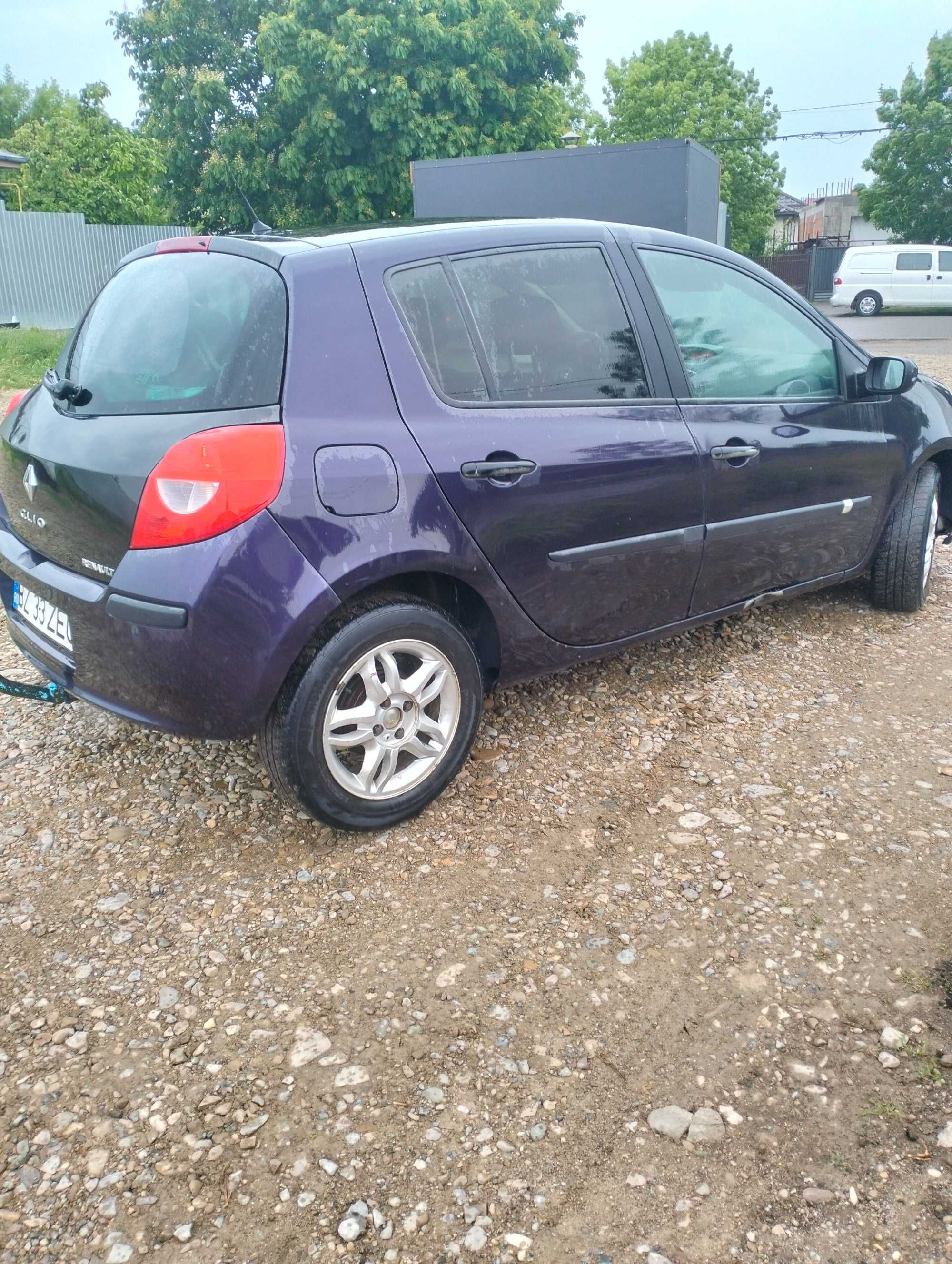 Clio 3   1.4 gpl  200u