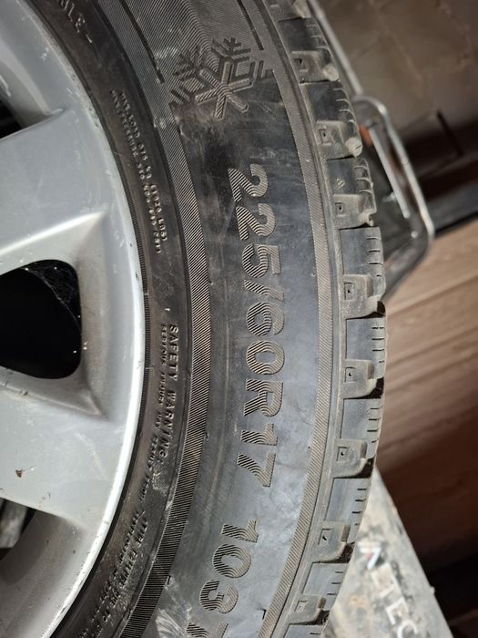 Продам резину шипованную