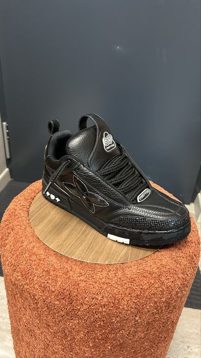 Lv skates full black