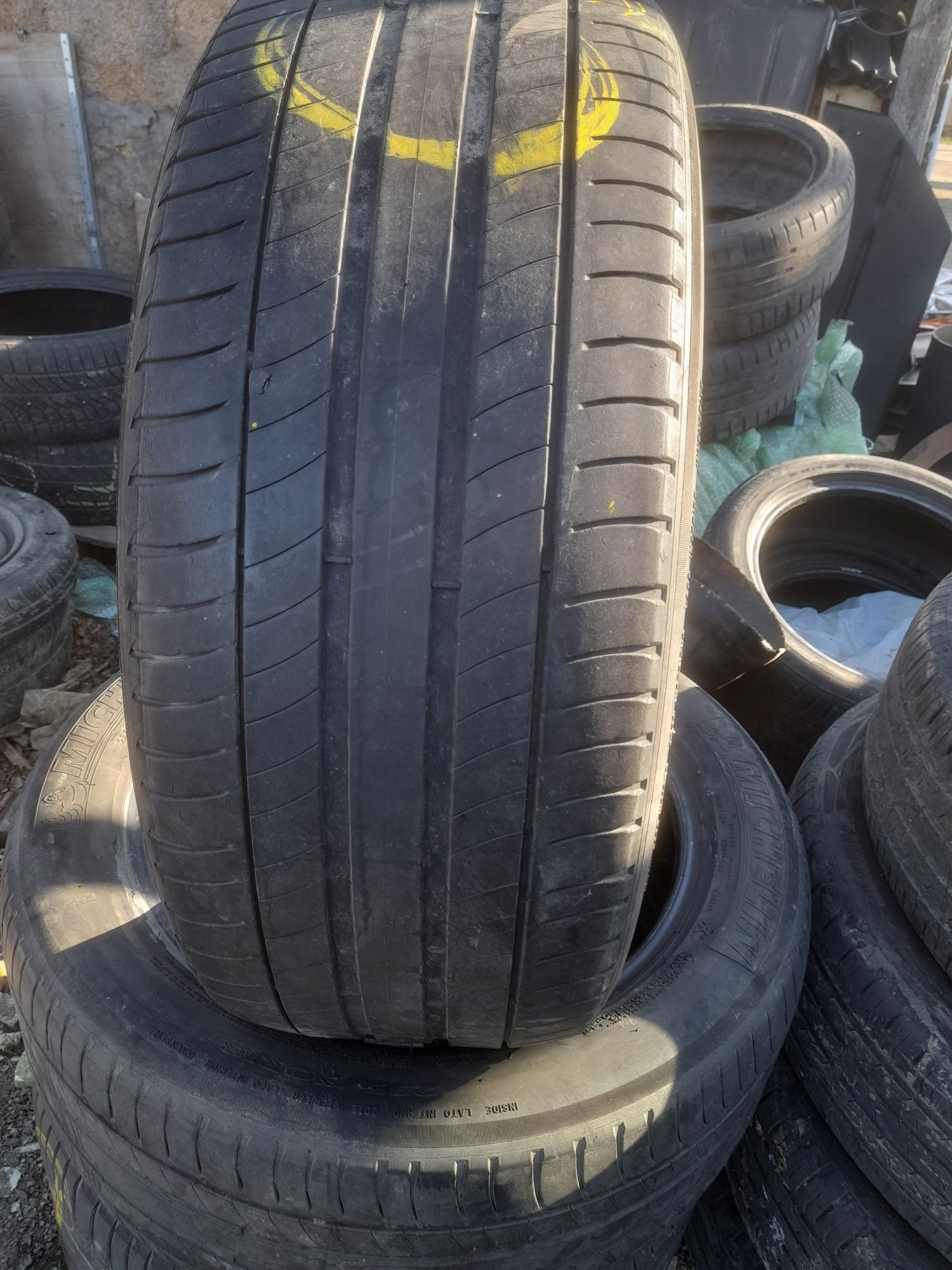 Vând 1 sau 2  anvelope 235 50 18 Michelin de vara bune