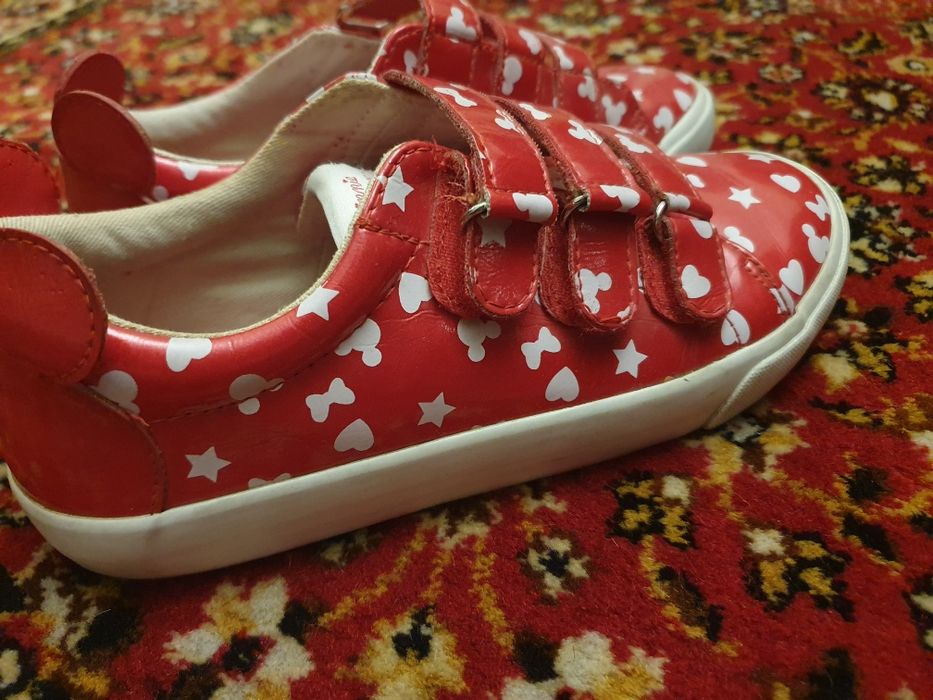 Стильные кроссовки для девочки lefties!