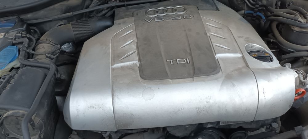 Audi Q7 3.0 TDI.  НА ЧАСТИ.