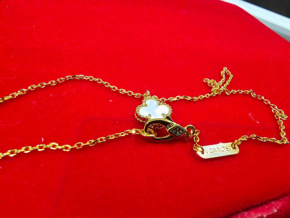 Van Cleef & Arpels VCA Gold Mother Pearl Sweet Alhambra Дамско Колие