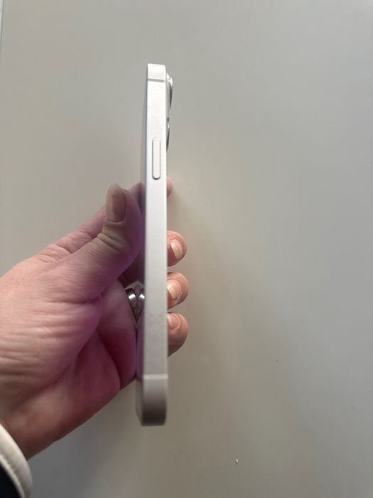 Iphone 14 256 GB 84% живот на батерията, неразличим от нов!