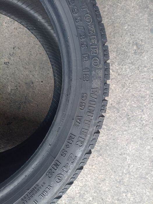 2 anvelope NOI de iarna Pirelli 295/35 R18