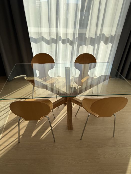 Маса за хранене с 4 стола