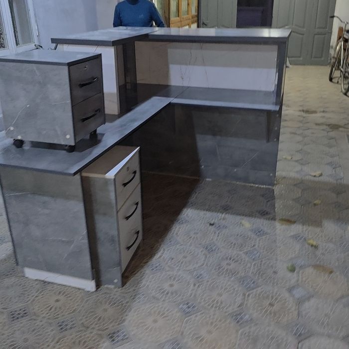 Ресепшн лофт мебел