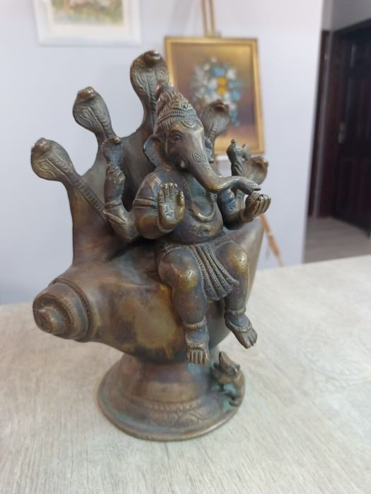 Антична Бронзова Статуетка на Ганеша върху Свещена Раковина (Шанкха) –