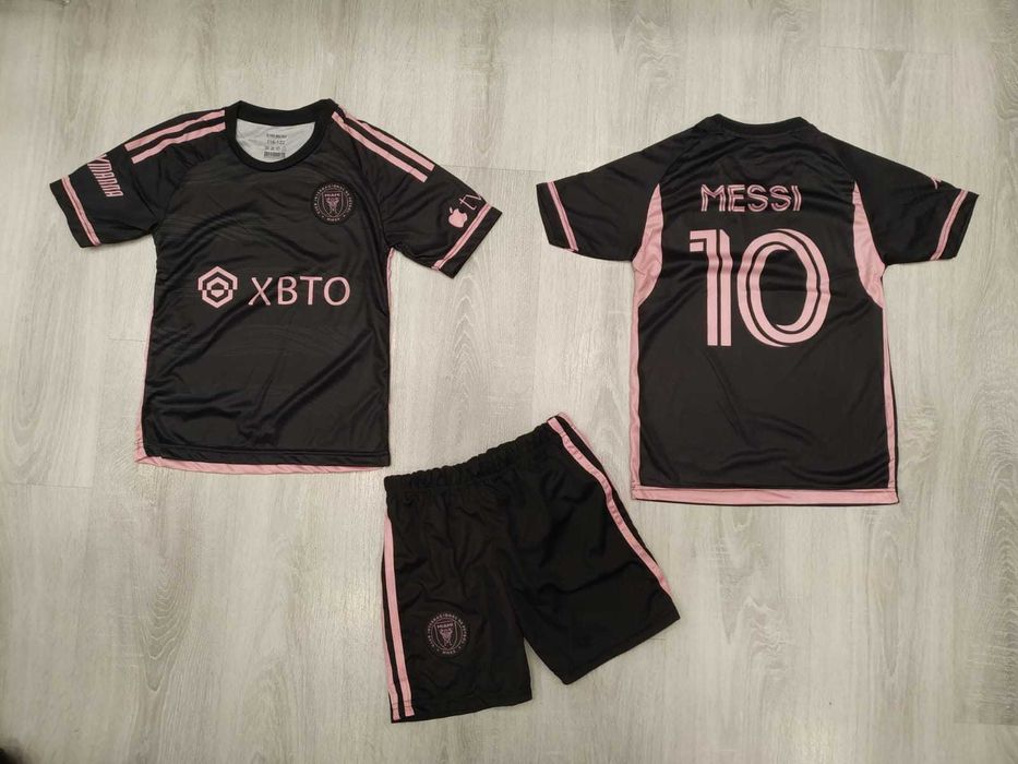 Екип Роналдо жълт 2024 с калци детско от 4 до 16г