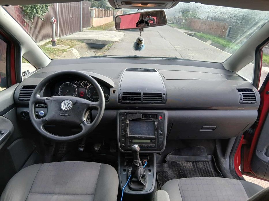Vând Volkswagen Sharan 1.9