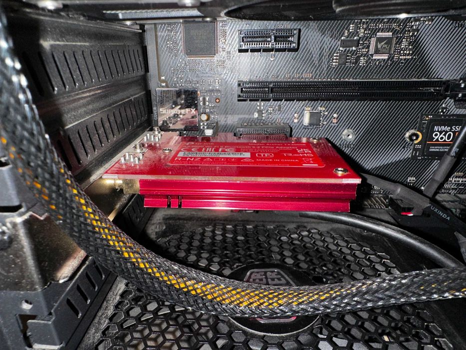 Настолен Компютър 2017г EVGA GTX 1070 8GB 256 bit Intel I7-7700 3.6Ghz