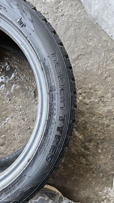Зимние шины Nokian Hakkapeliitta R3 235/45 R17 
В отличном состоя
