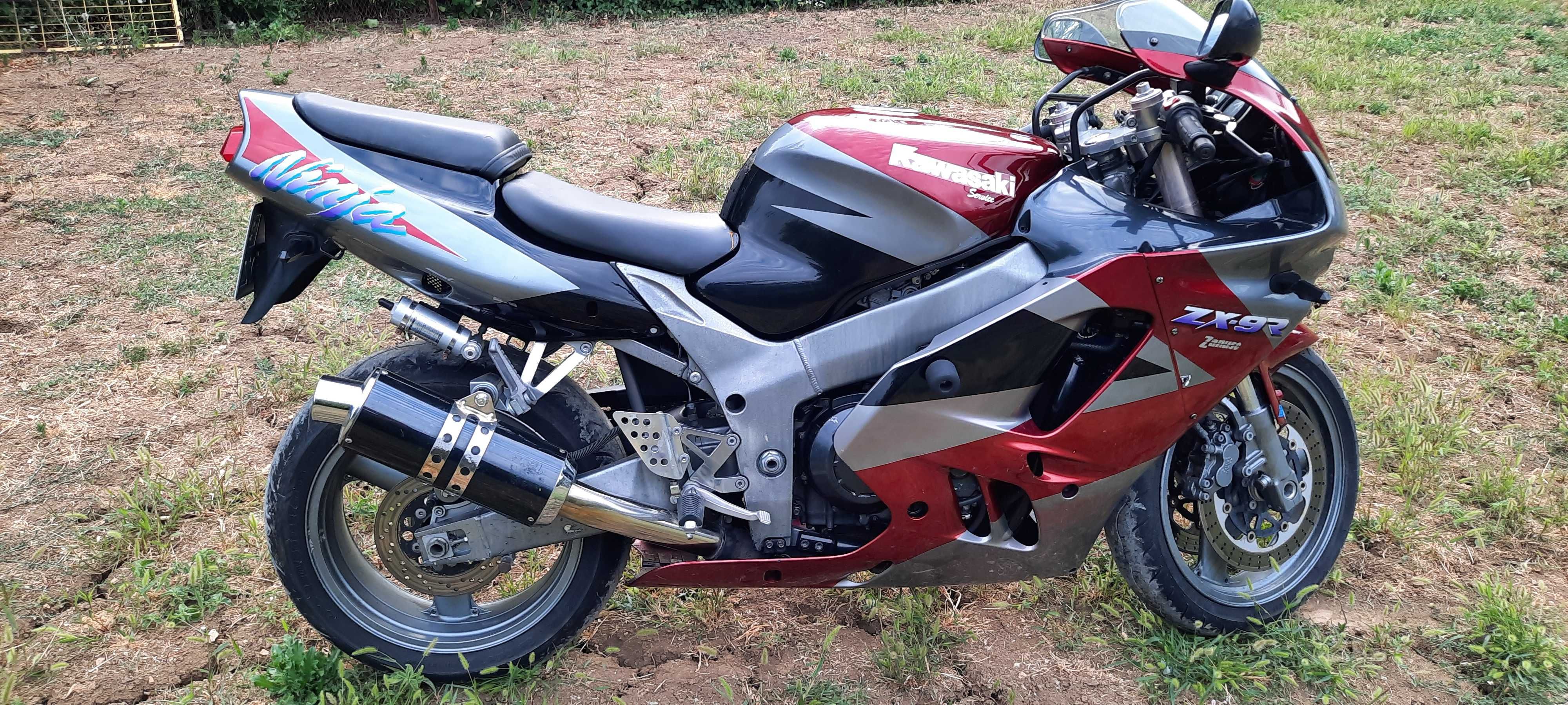 Kawasaki ZX9R ZXR 900