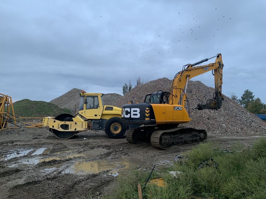 Inchiriez Compactor 20 tone Bomag 219