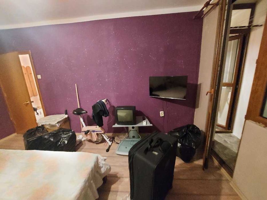 Дава се под наем Двустаен апартамент в Бургас, Славейков - 65 кв.м за 150 € - Снимка #2