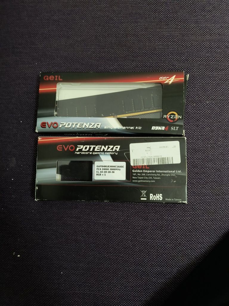 Vând placi RAM 8x2 gb