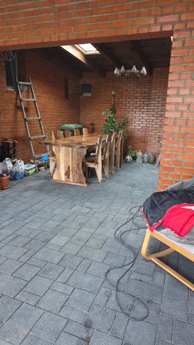 Masa terasa echipata cu scaune.