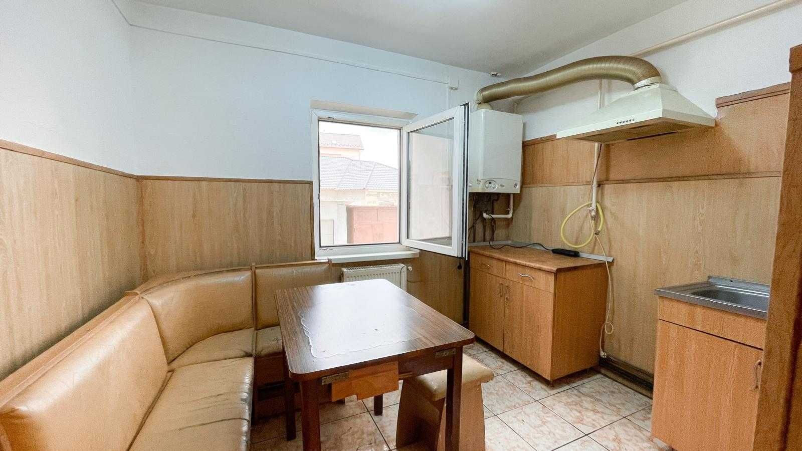 Apartament 2 camere, Timișorii 110 decomandat, la parter.