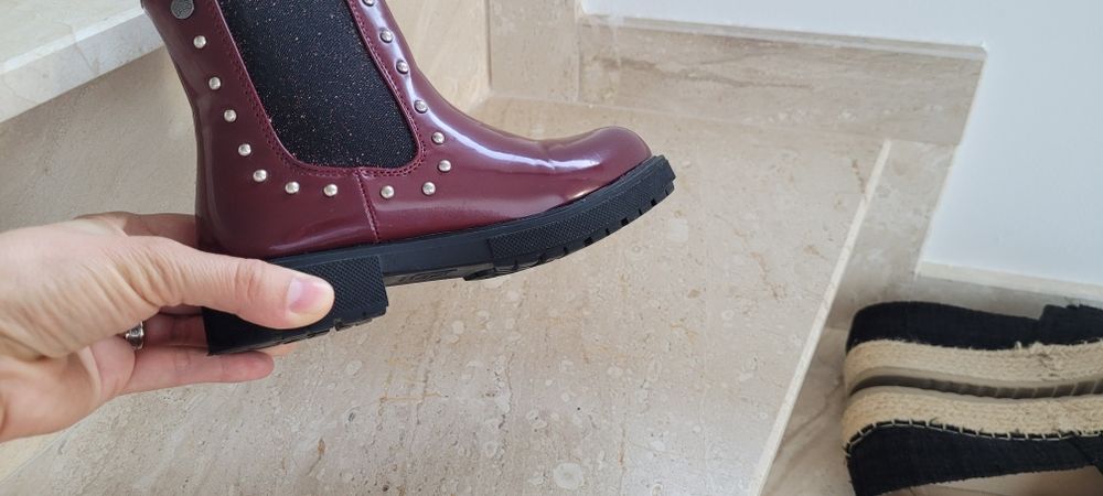 Ghete Chelsea de piele ecologica cu nituri Telagh, Visiniu
Ghete Chel