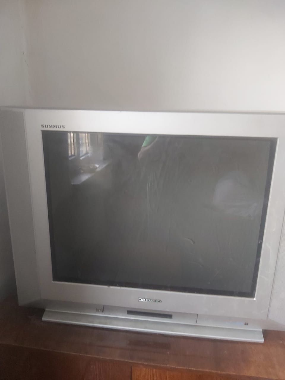 Продам 1  телевизор  в рабочем состоянии  за  5 000  тысяч  тенге