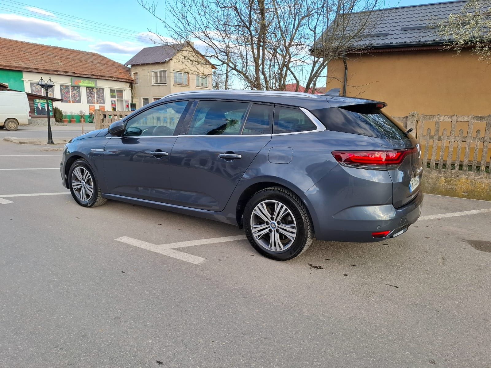 Renault Megane 4(E-TECH)/ INTENS/Volan Incalzit/scaune încălzite