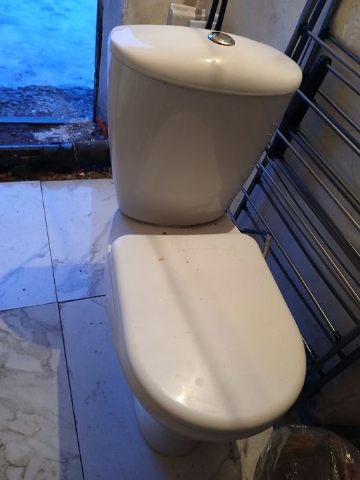 Продам унитаз за 12000