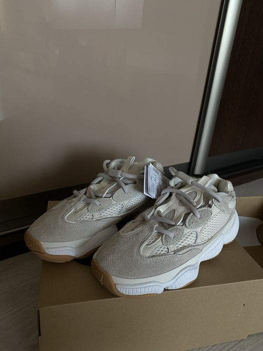 Adidasi yeezy 500