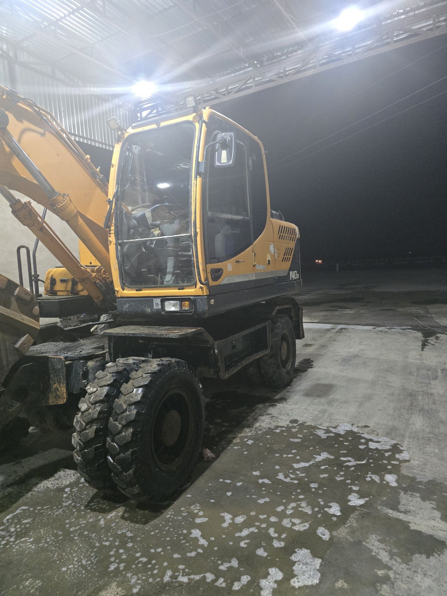 Ekskavator Hyundai w140