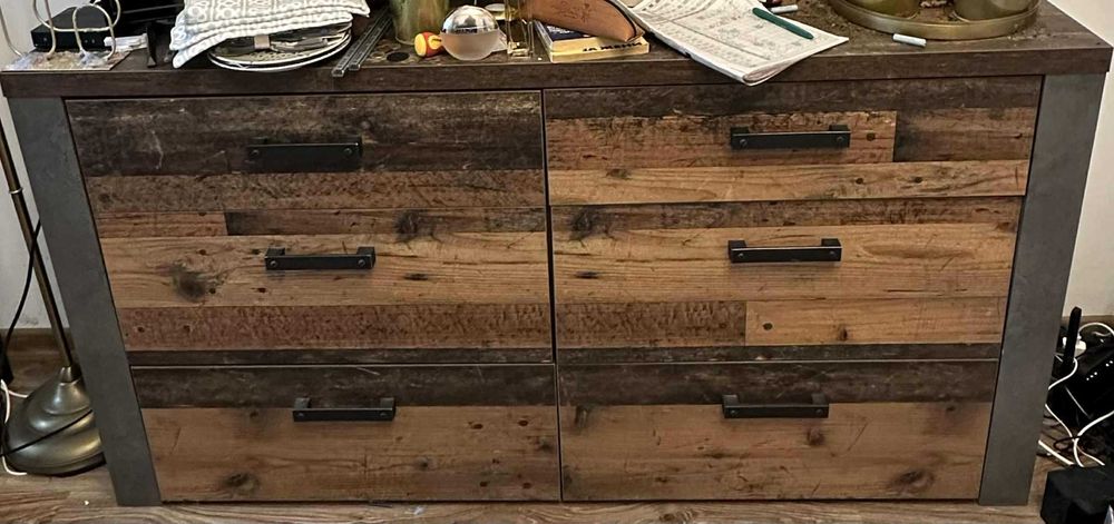 Продавам скрин гр. Варна