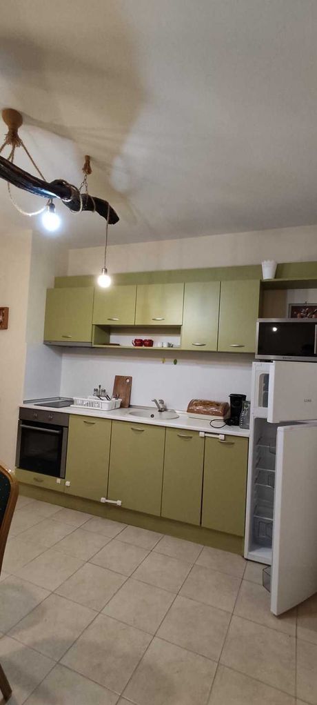 Дава се под наем Тристаен апартамент в к.к. Св.Св. Константин и Елена - 102 кв.м за 510 € - Снимка #5