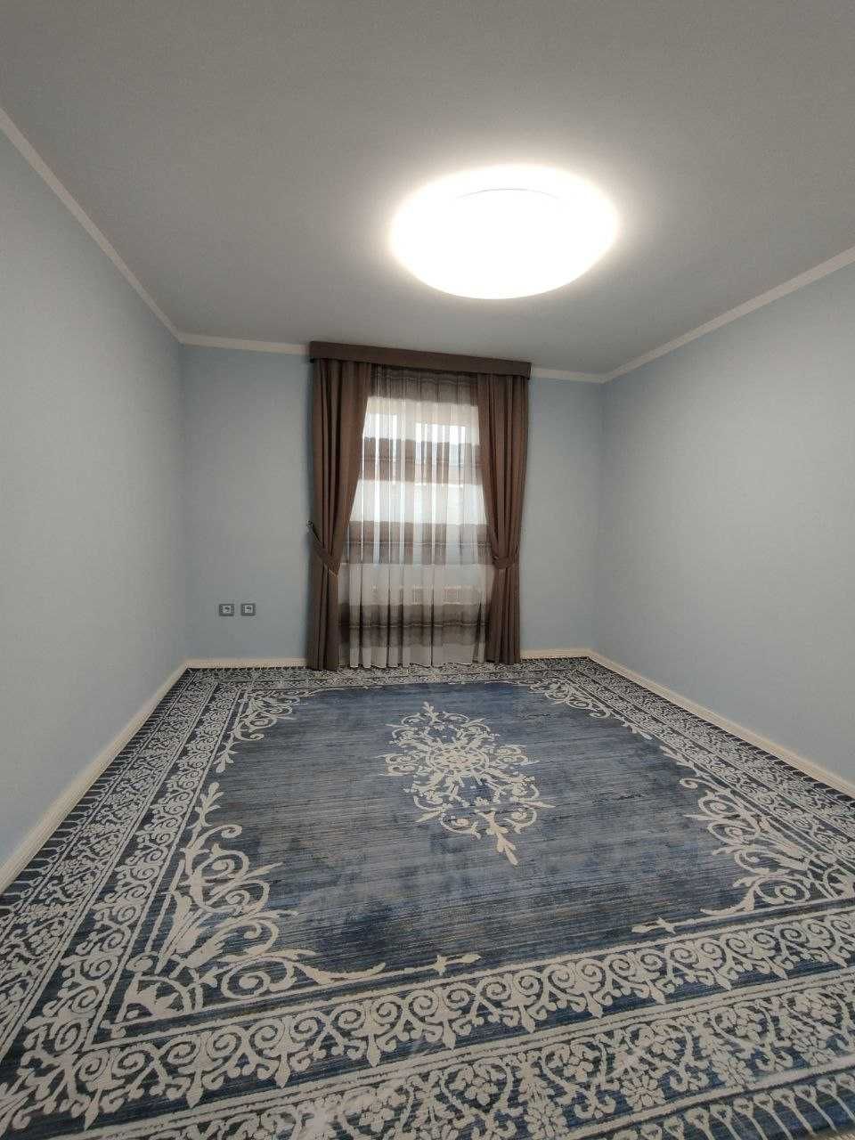 Продаётся дом Янги Узбекистан, рядом с парком. На участке два дома.