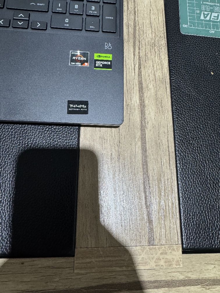 Nootbook HP qora