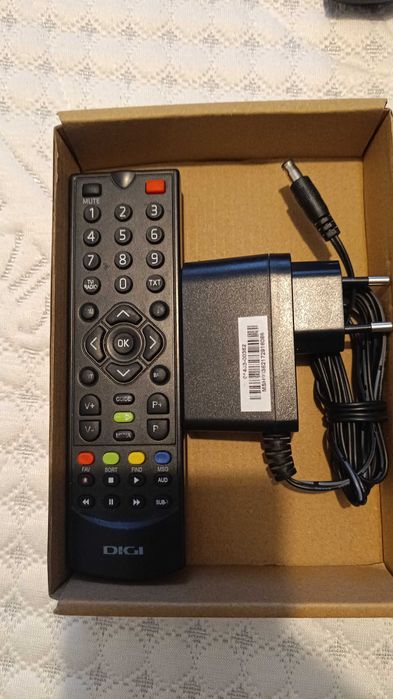 Telecomanda și sursa HD4 cablu Digi