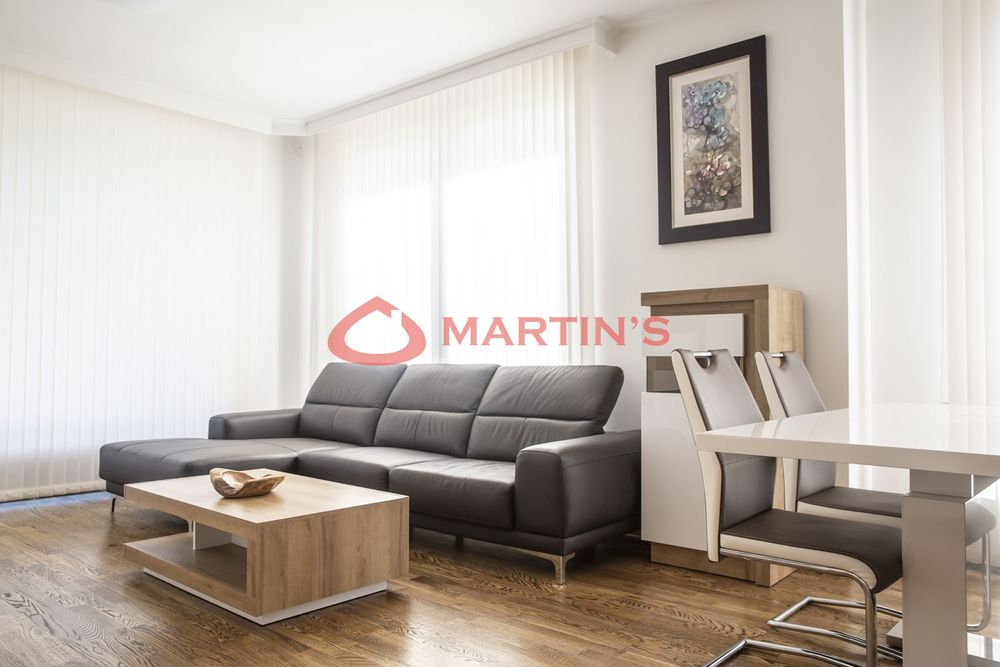 Дава се под наем Тристаен апартамент в София, Изток - 120 кв.м за 1050 € - Снимка #2