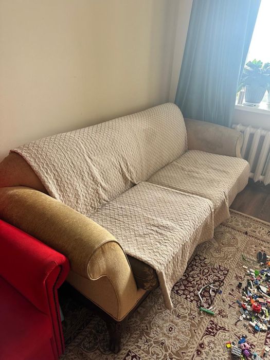 Отдам даром диван и шкафчик