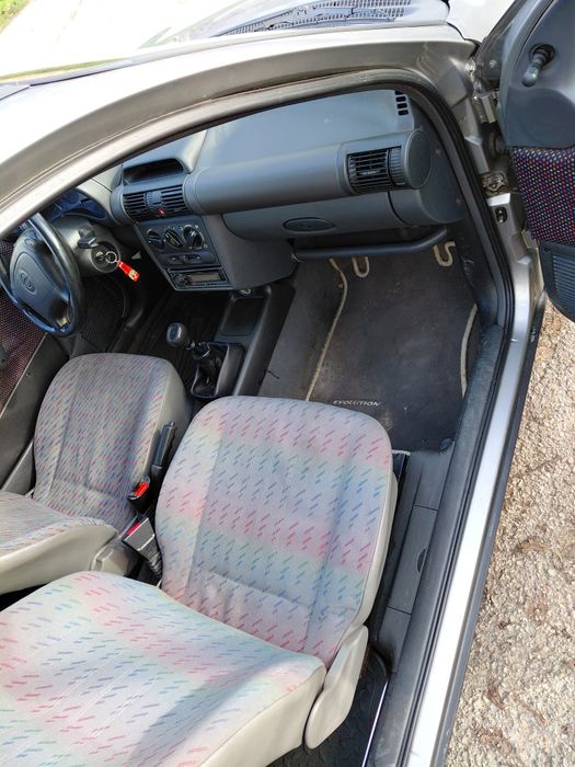 Продавам опел корба б 1.5 изузо мотор