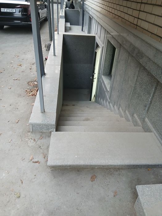 Padval ijaraga beriladi qulay locatsiyada joylashgan