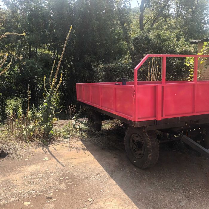 Разпродажба на плугове, брани, тракторно ремарке.