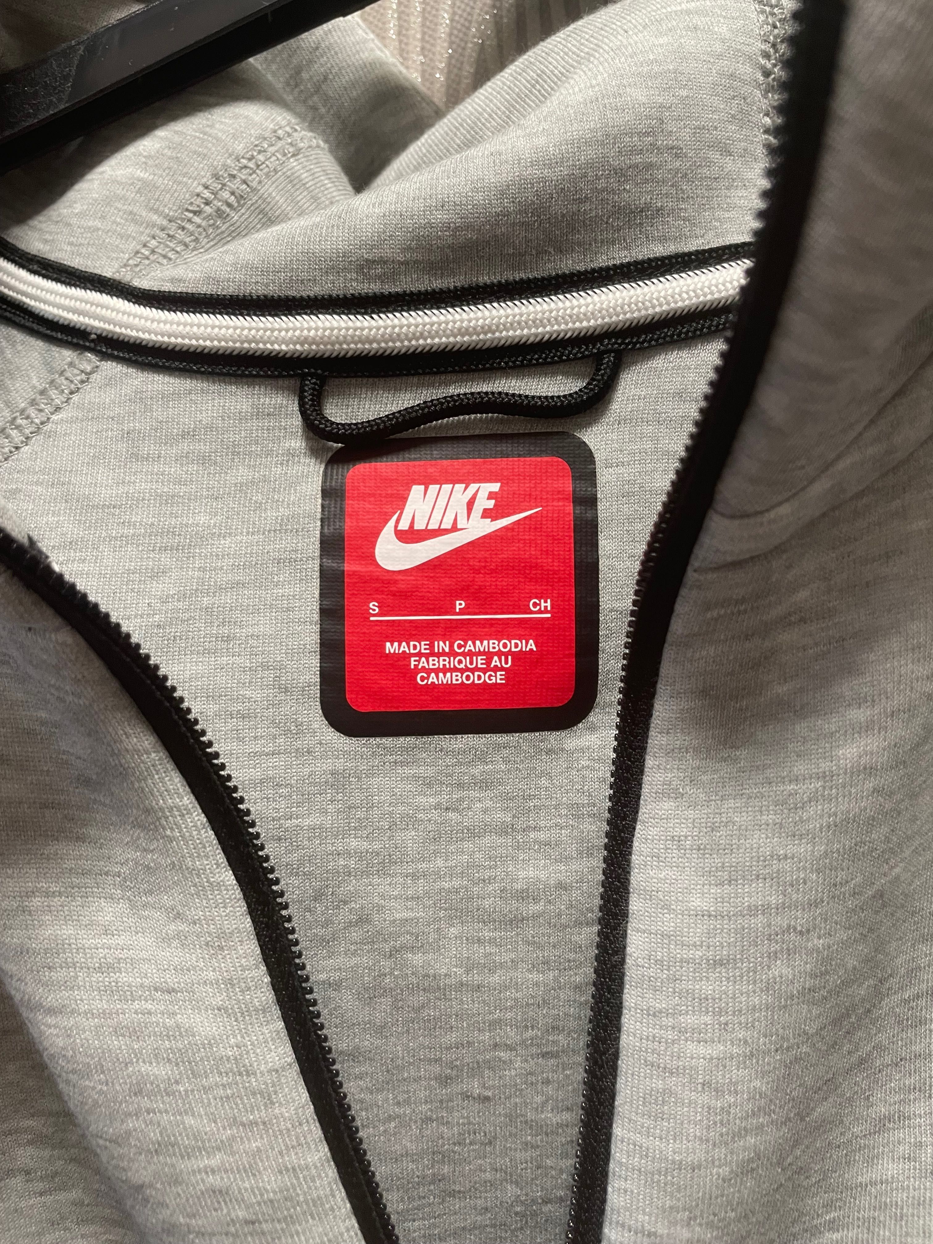 Nike tech fleece горнище