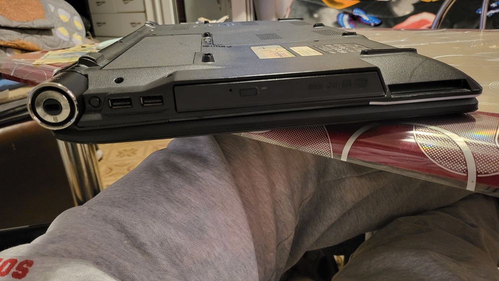 Acer aspire 8920 de 18.4 inchi dual hdd 6 gb ram